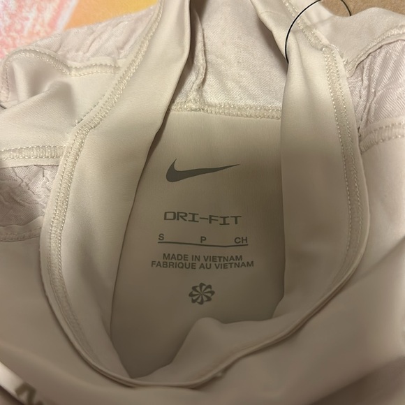 Nike trail crop top size small NWT - Picture 6 of 6